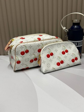 Louis Vuitton косметичка