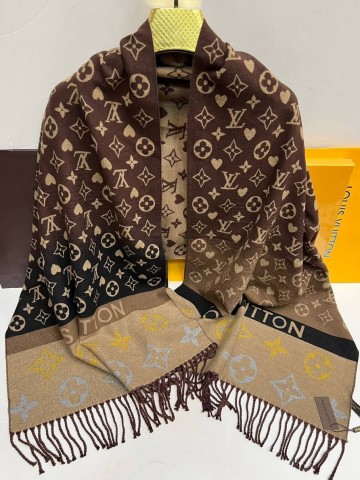 Louis Vuitton палантин
