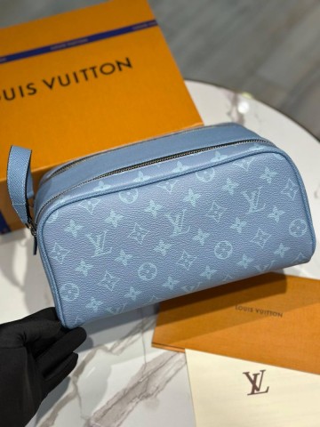 Louis Vuitton косметичка