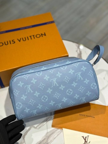 Louis Vuitton косметичка