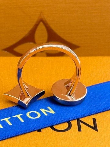 Louis Vuitton кольцо