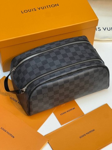 Louis Vuitton косметичка