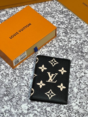 Louis Vuitton обложка на паспорт