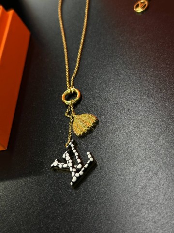 Louis Vuitton кулон