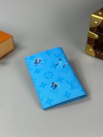 Louis Vuitton обложка на паспорт