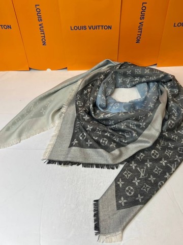 Louis Vuitton платок
