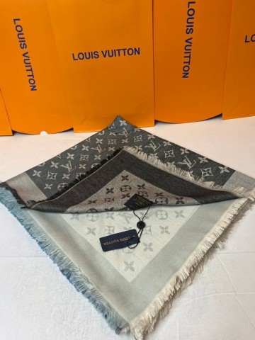 Louis Vuitton платок