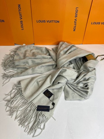 Louis Vuitton палантин