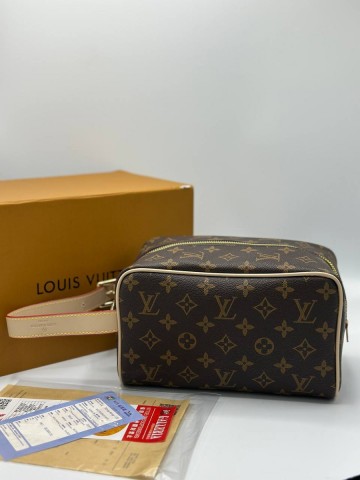 Louis Vuitton косметичка