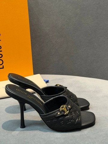 Louis Vuitton сабо