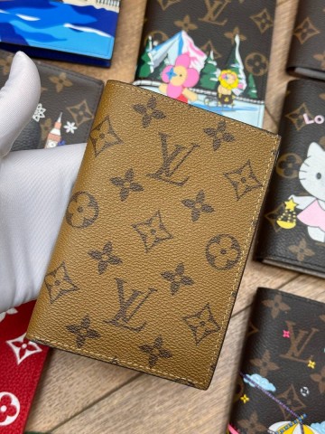 Louis Vuitton обложка на паспорт