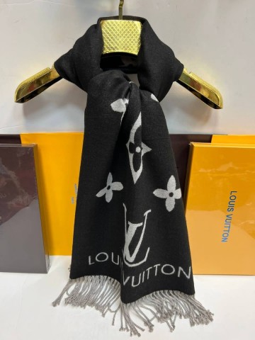 Louis Vuitton палантин