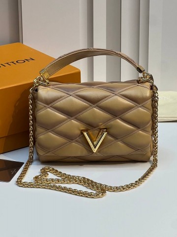 Louis Vuitton GO-14 MM сумка