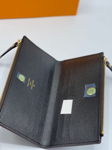 Louis Vuitton кошелек