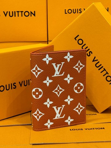 Louis Vuitton обложка на паспорт