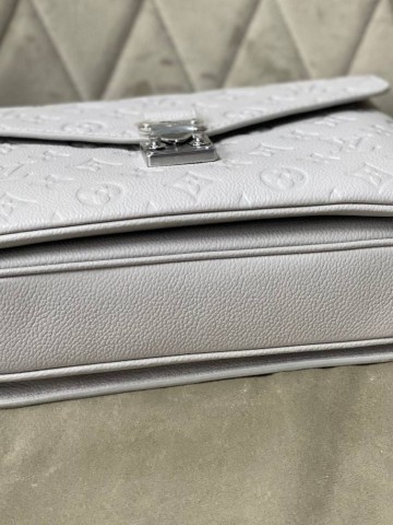 Louis Vuitton Pochette Metis сумка