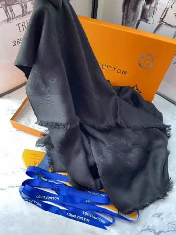 Louis Vuitton палантин