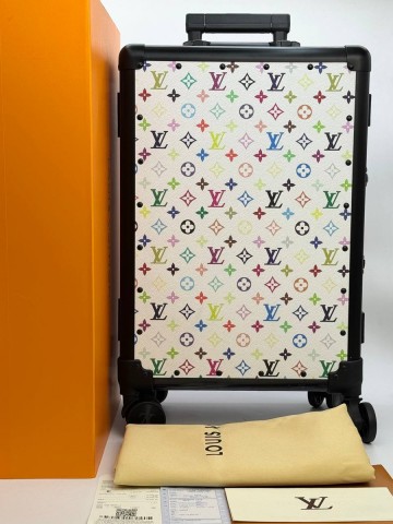 Louis Vuitton чемодан