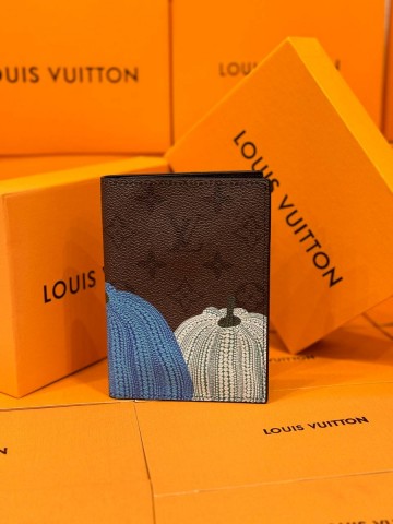 Louis Vuitton обложка на паспорт