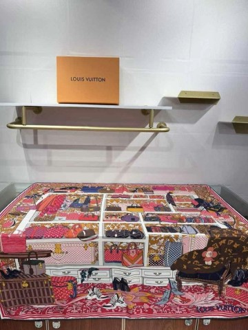 Louis Vuitton платок