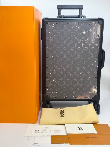Louis Vuitton чемодан