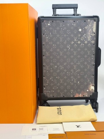 Louis Vuitton чемодан