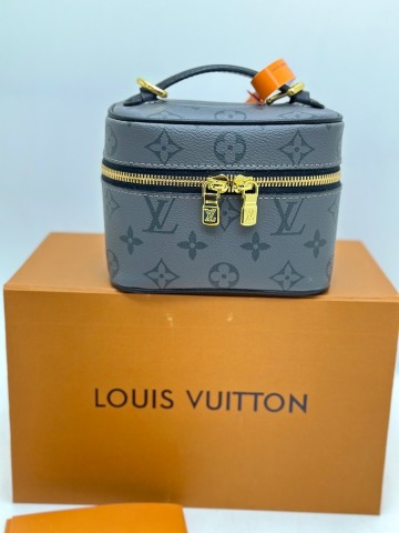 Louis Vuitton косметичка