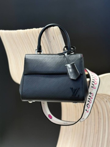 Louis Vuitton Cluny Mini сумка
