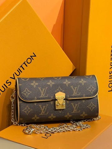 Louis Vuitton Pochette Camille сумка