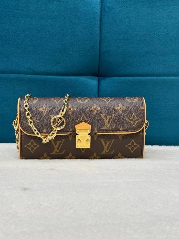 Louis Vuitton Pochette Camille сумка