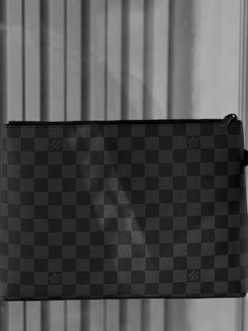 Louis Vuitton Takeoff клатч