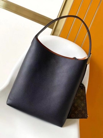 Louis Vuitton Low key hobo сумка