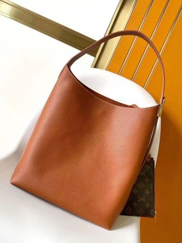 Louis Vuitton Low key hobo сумка