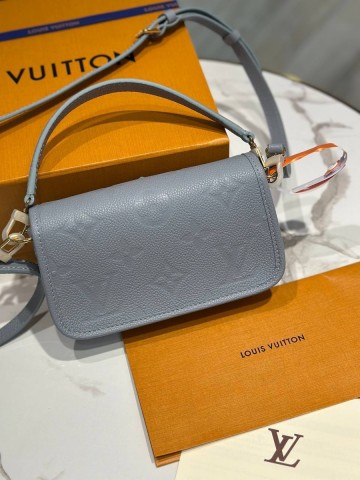 Louis Vuitton Nano Diane сумка