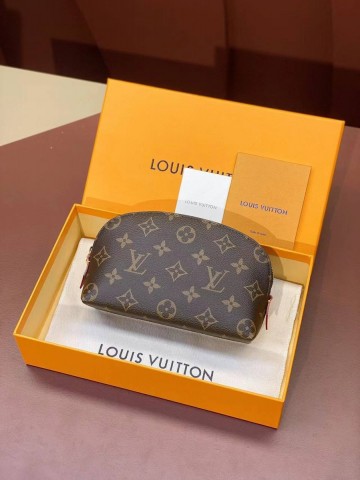 Louis Vuitton косметичка
