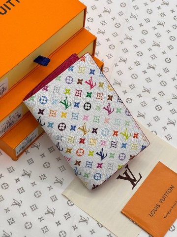Louis Vuitton обложка на паспорт