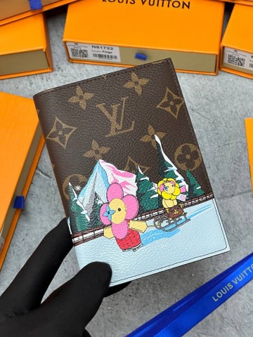 Louis Vuitton обложка на паспорт