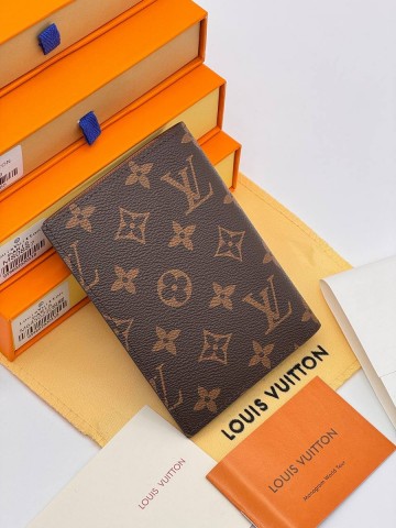 Louis Vuitton обложка на паспорт