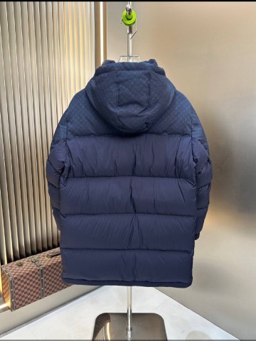 Louis Vuitton пуховик