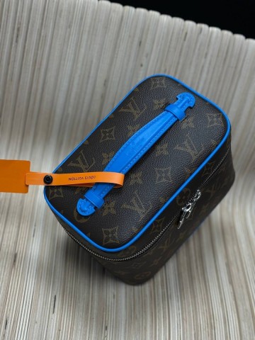 Louis Vuitton Nice Mini косметичка