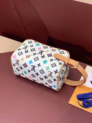 Louis Vuitton косметичка