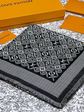 Louis Vuitton палантин