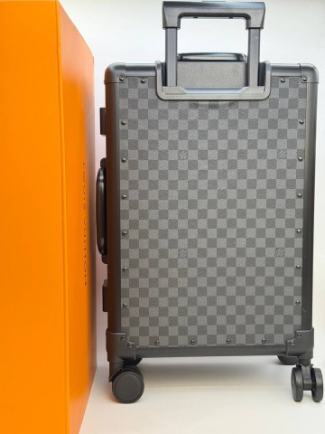 Louis Vuitton чемодан