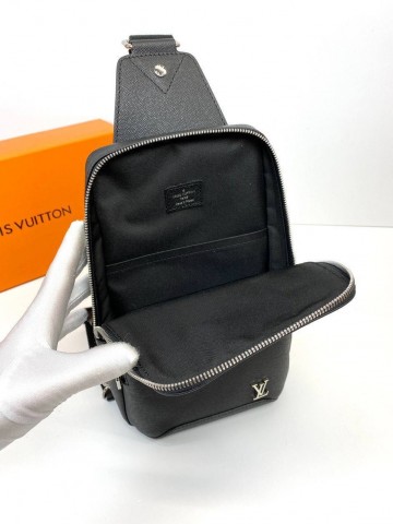 Louis Vuitton Avenue Sling из кожи Taigа рюкзак