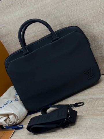 Louis Vuitton портфель