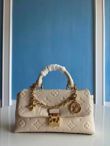Louis Vuitton Nano Madeleine сумка