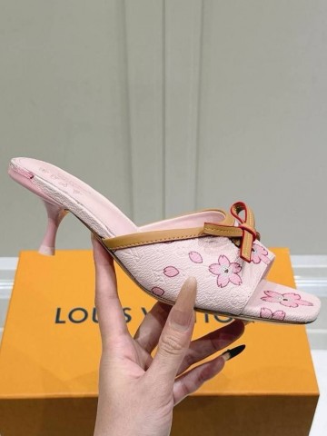 Louis Vuitton сабо