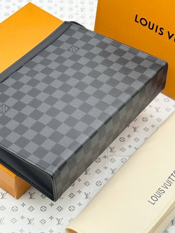 Louis Vuitton клатч