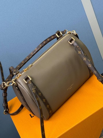 Louis Vuitton Express PM сумка