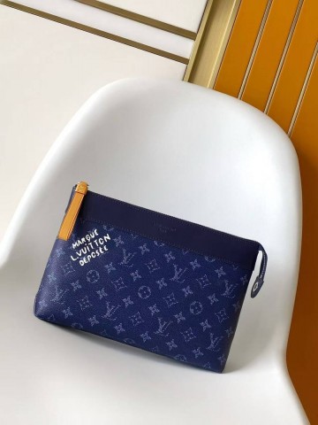 Louis Vuitton Pochette Voyage Souple клатч